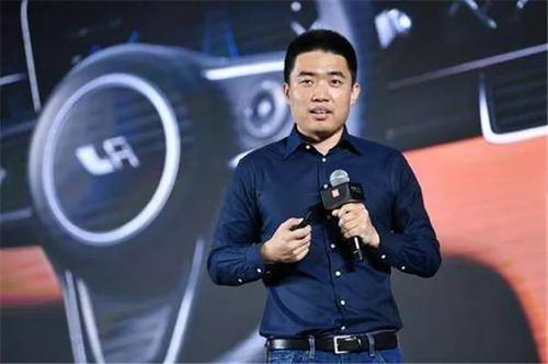 李想在台上演讲