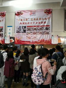 餐厅厨师精心烹饪美食场景