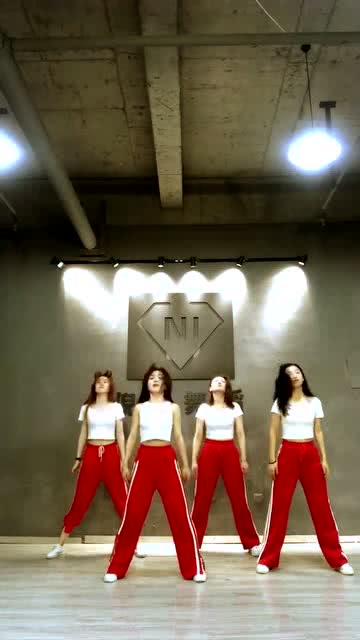 《微博之夜》节目单大揭秘！明星翻唱舞台超燃