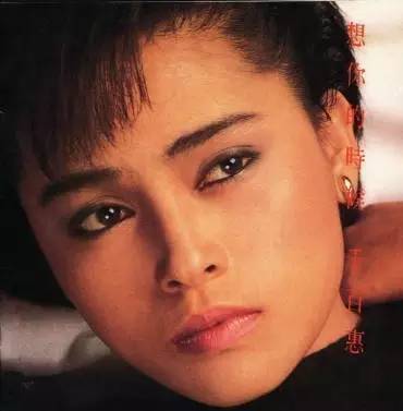 62岁千百惠因病去世，上个月刚抱孙子，一生坎坷令人叹息