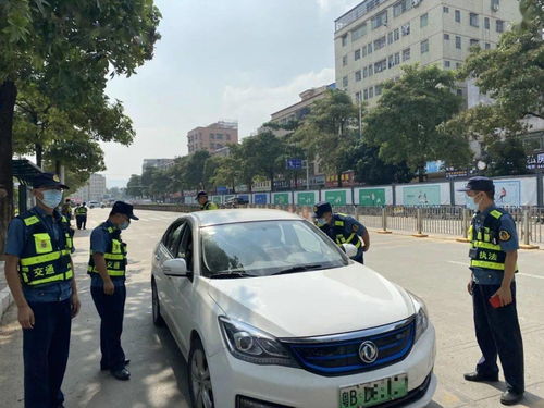 网约车司机笑容示意图