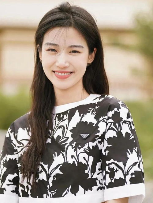 卢昱晓高清美照