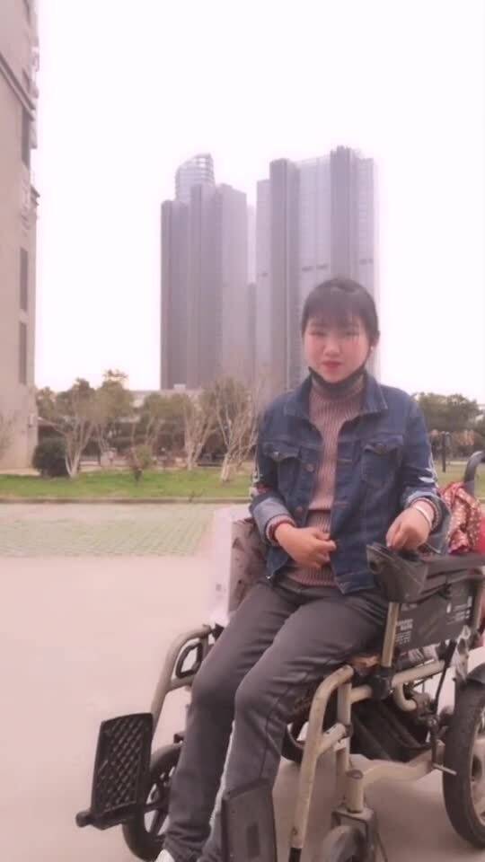 因父母求子被砍手女生如今过得怎样？真相令人揪心