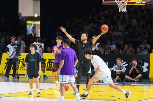 库里与球迷互动场景