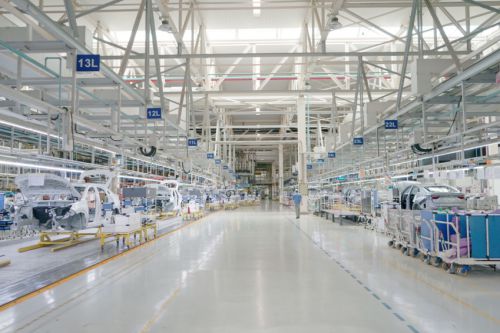 宝能汽车工厂内部景象