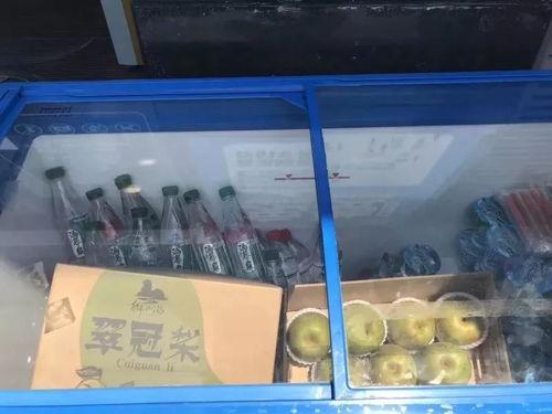 爱心冰柜中的食物