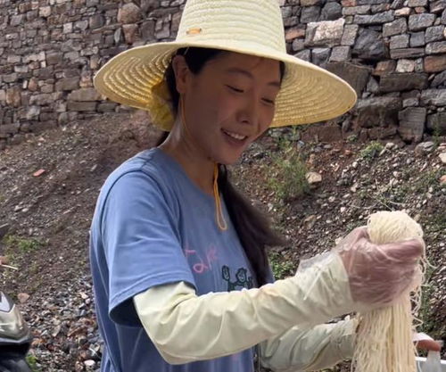 李福贵带46名老人旅行，抖音爆红背后的暖心故事