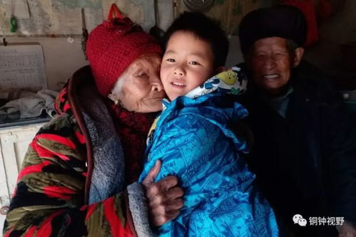 奶奶得知俩孙子均非亲生瞬间崩溃，背后故事令人揪心