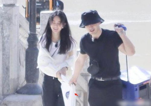 周云杰VS雷军，这场面太魔幻！