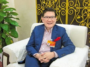 习总书记与代表交谈场景