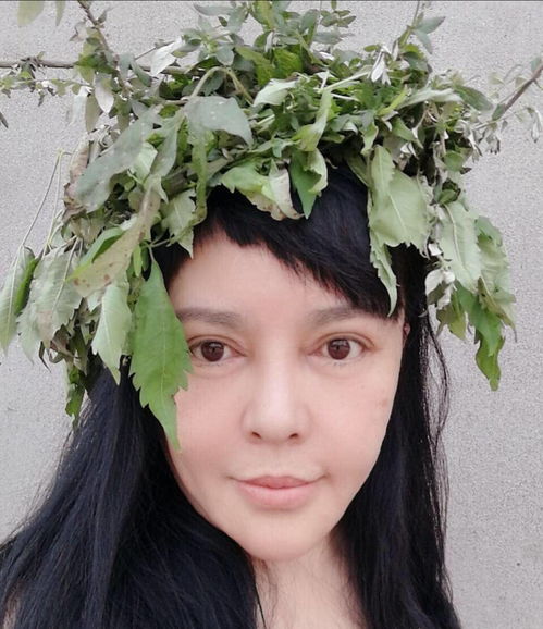 千百惠：换证喊祖国万岁，背后故事引关注