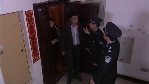 震惊！弟弟杀害姐姐，母亲竟称‘没犯罪’背后真相大揭秘