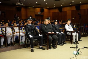 法庭现场的照片