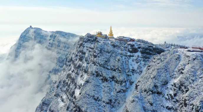 峨眉山景区管理者接受采访