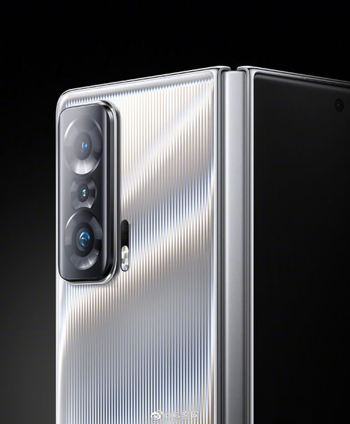 荣耀Magic V Flip2：明星同款高定小折叠的魅力