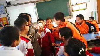 蓬岛村孩子们认真学习