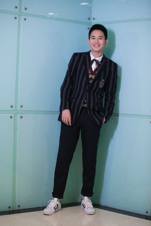 胡先恤微笑照片