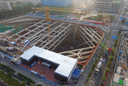 川青铁路大桥施工惨剧：绳索断裂致多人伤亡失联