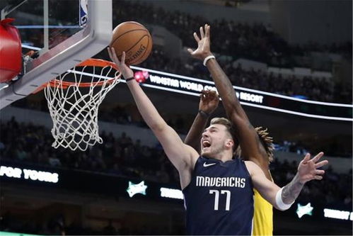 东契奇在球场上拼搏