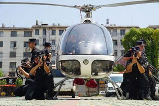 警察抓捕造谣者