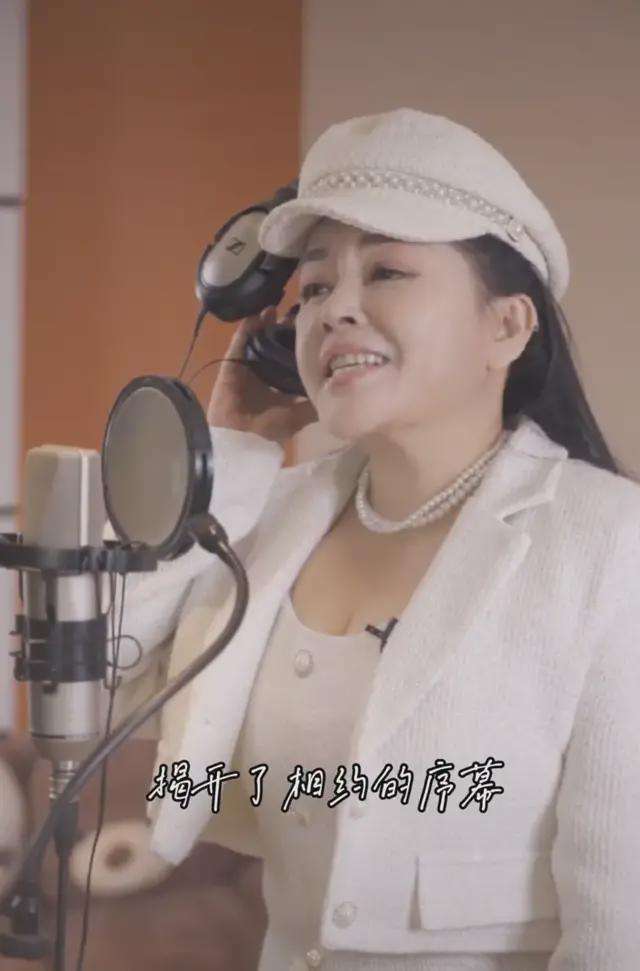 千百惠告别仪式在京举行，众多歌迷与好友送别