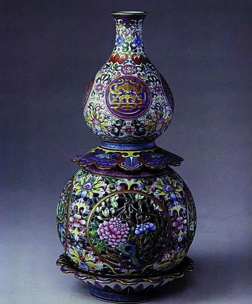 女子惊觉亡夫留下的'古董'多为赝品