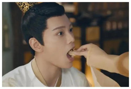 丁禹兮品尝美食的表情