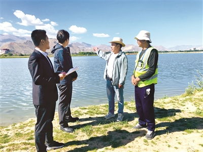 习总书记与西藏群众交流