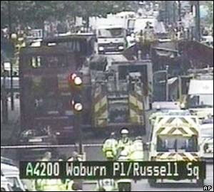 美国载52人巴士高速翻覆惨剧，背后故事令人深思