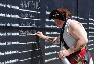 九旬老太财产风波：干儿子阻断联系还撒骨灰，背后真相令人揪心