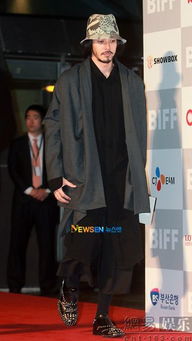 白敬亭釜山电影节红毯风采