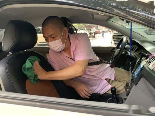 12306回应乘客自发擦车窗，真相令人深思！