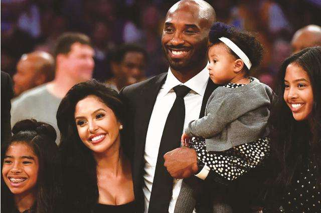 瓦妮莎与科比恩爱照