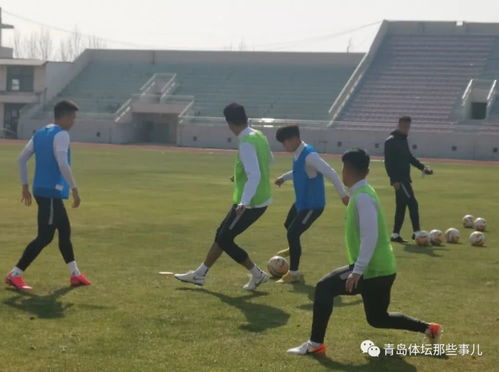 年轻球员刻苦训练传承曼巴精神