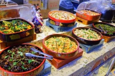 火车上也能吃自助！沈阳局列车自助餐超诱人