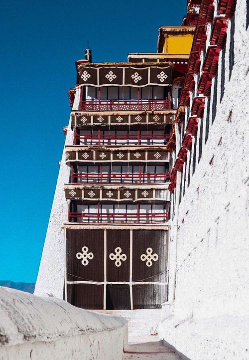 知名女演员富豪丈夫被限高，曾住故宫附近上亿豪宅