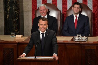 马克龙发表讲话照片