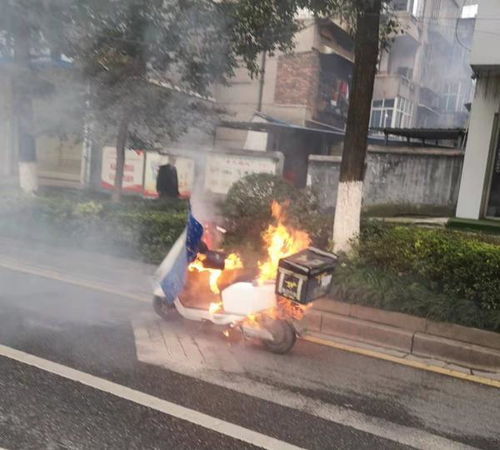 下班送外卖的年轻人：副业的新潮流