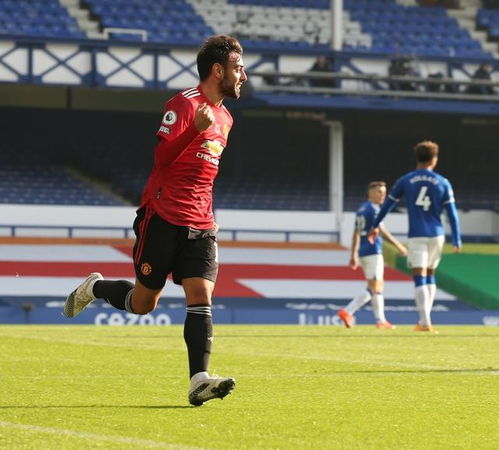 B费接受媒体采访