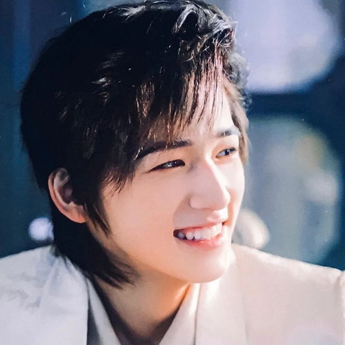 宋亚轩帅气照片