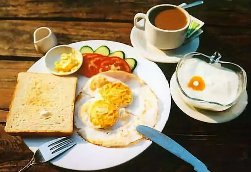 吃播中的食物堆