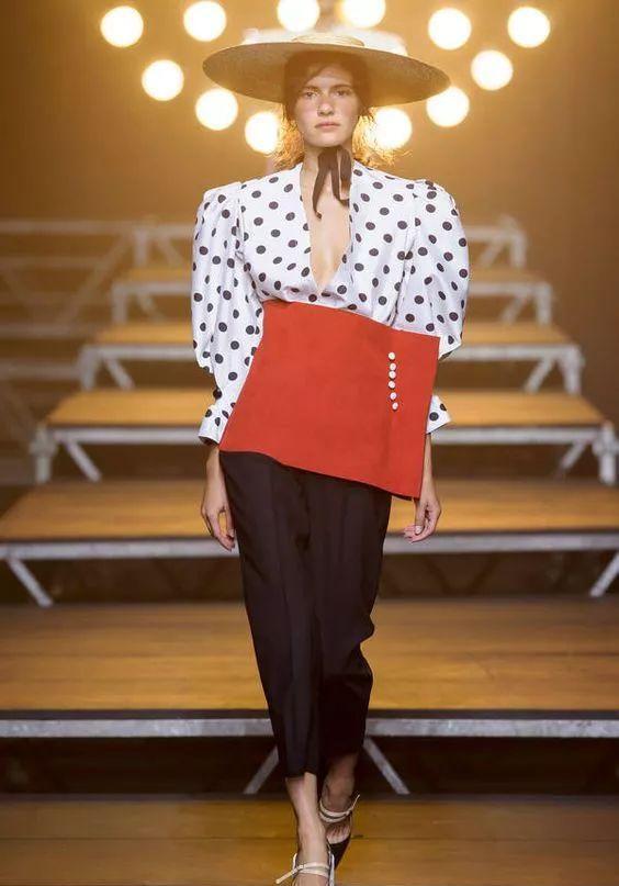 梓渝：引领男士时装潮流的新星