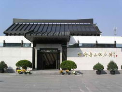 鲁迅夹烟墙画引争议，背后故事竟如此！