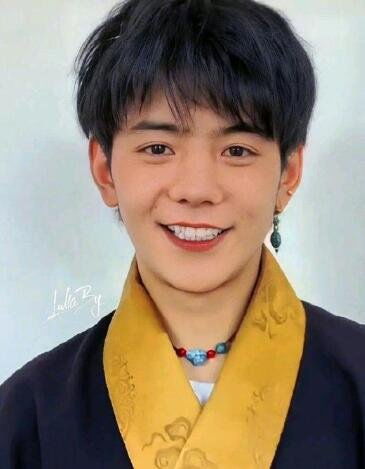 大冰为丁真哭崩了，背后故事太感人！