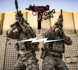 JDG队员深夜研究战术