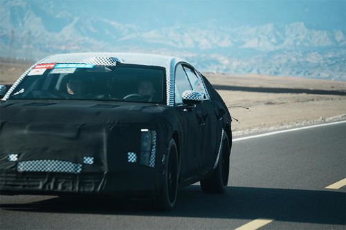 智界MPV路试车辆