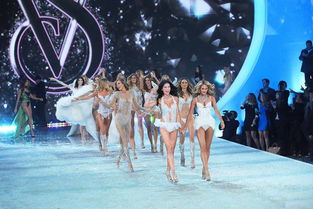 VOGUE二十周年群模封面背后的精彩故事