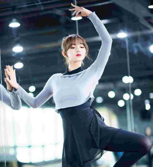 假外交官房文军在泰国领奖，背后真相令人震惊！