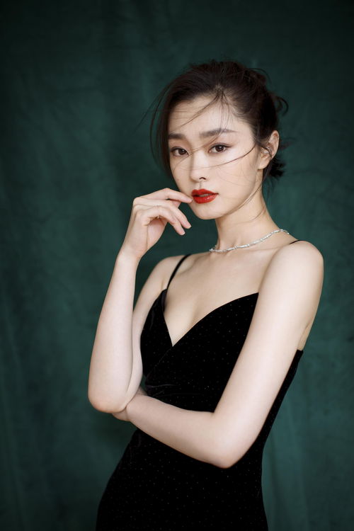 宋轶被'rua'的背后：从《百花杀》路透到抖音'收徒'