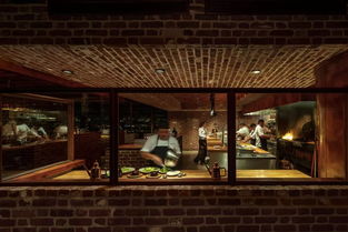 烧烤店老板停电全场免单，56桌花费约18000元，老顾客感动不已！